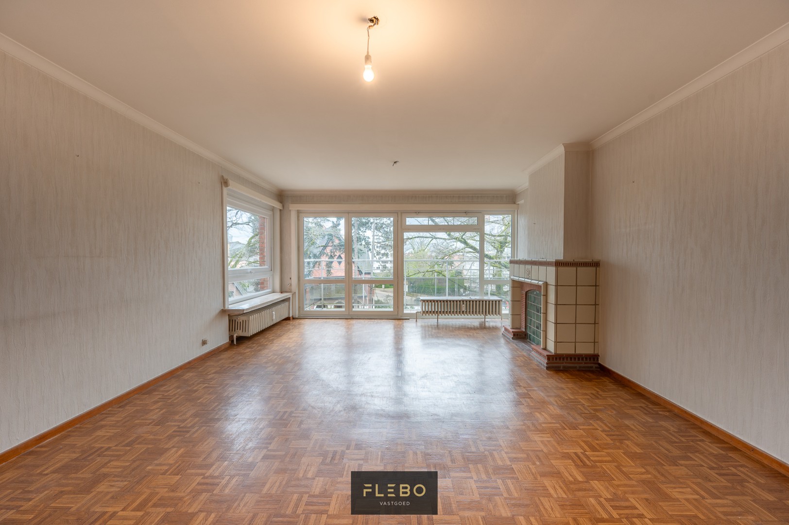 Aangenaam, lichtrijk appartement op centrale locatie te Sint-Andries!